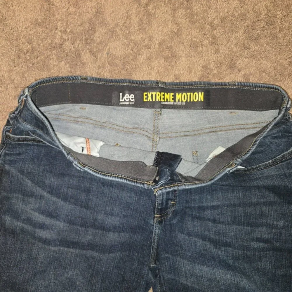 Lee Extreme Motion Jeans Men's 42x30 Denim Blue Regular Fit Straight Leg - Picture 3 of 9